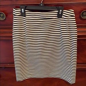 Worn once stretch striped mini Hawthorn